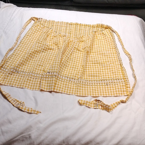 Vintage looking handmade womens apron - Picture 5 of 10